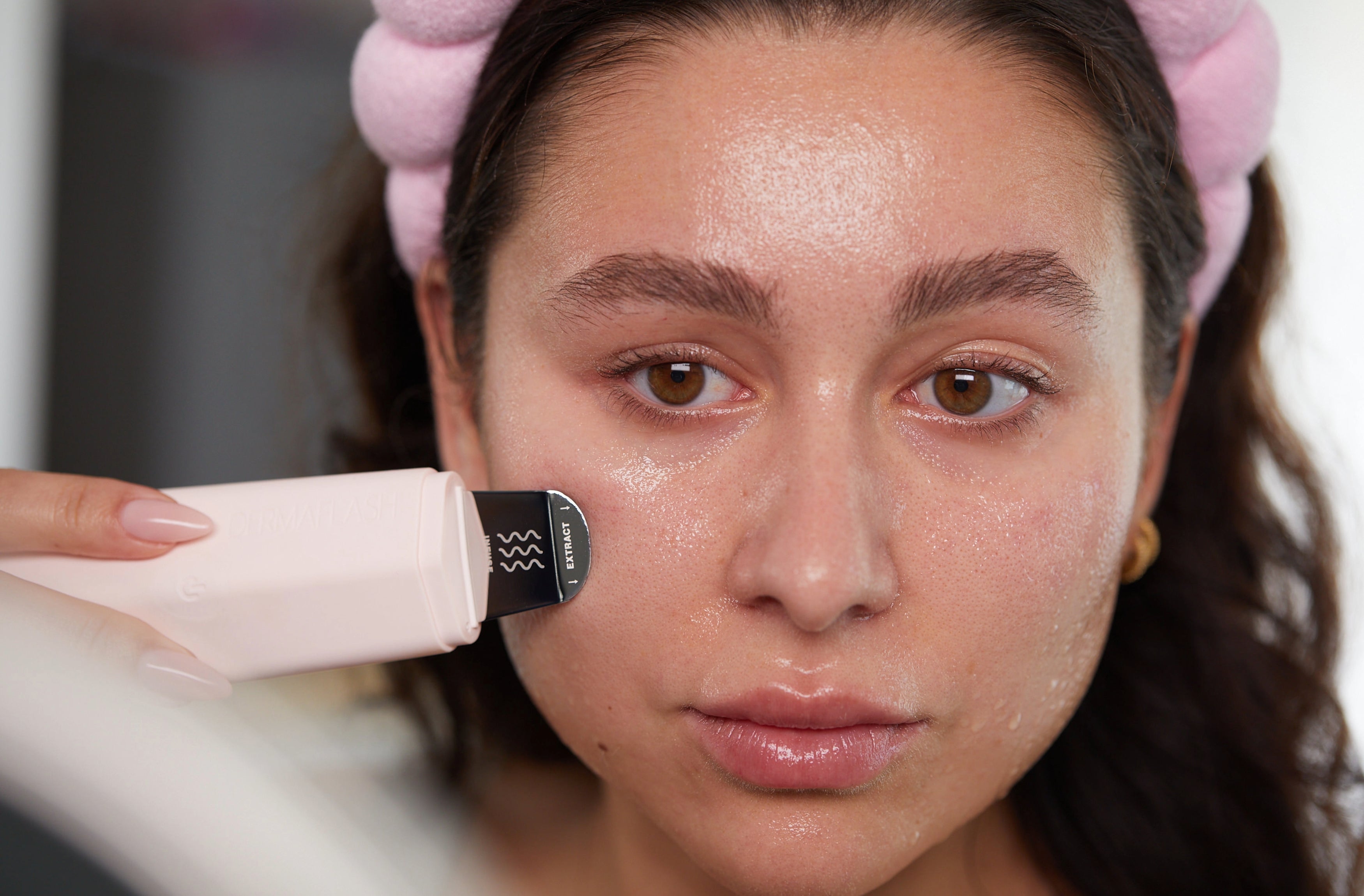 Hydraflash Q&A: Do You Have To Steam Before Extractions? – Dermaflash